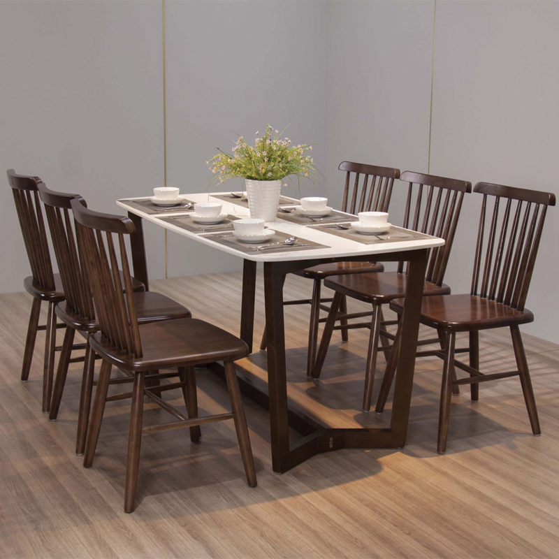 Lựa chọn bàn ăn gỗ mới cho không gian nội thất