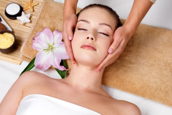 5 cách massage mặt thực hiện tại nhà đơn giản và hiệu quả 