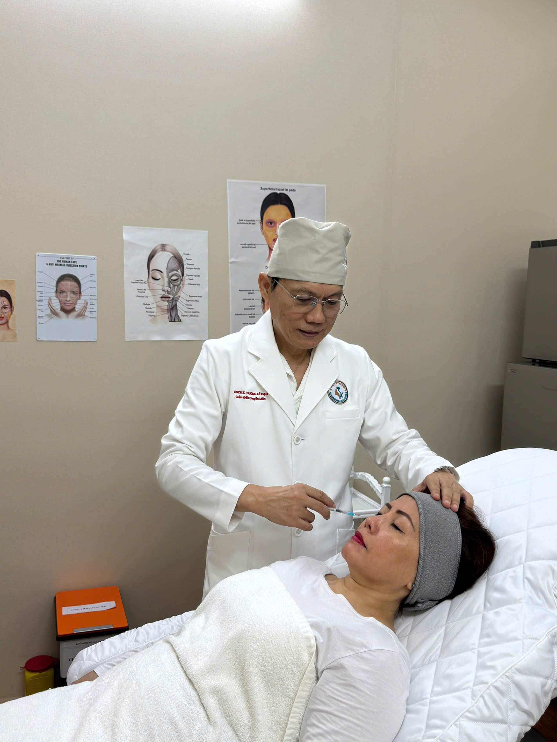 bs-truong-le-dao-tiem-acid-tranexamic1.jpg Tiêm meso acid tranexamic chữa nám da