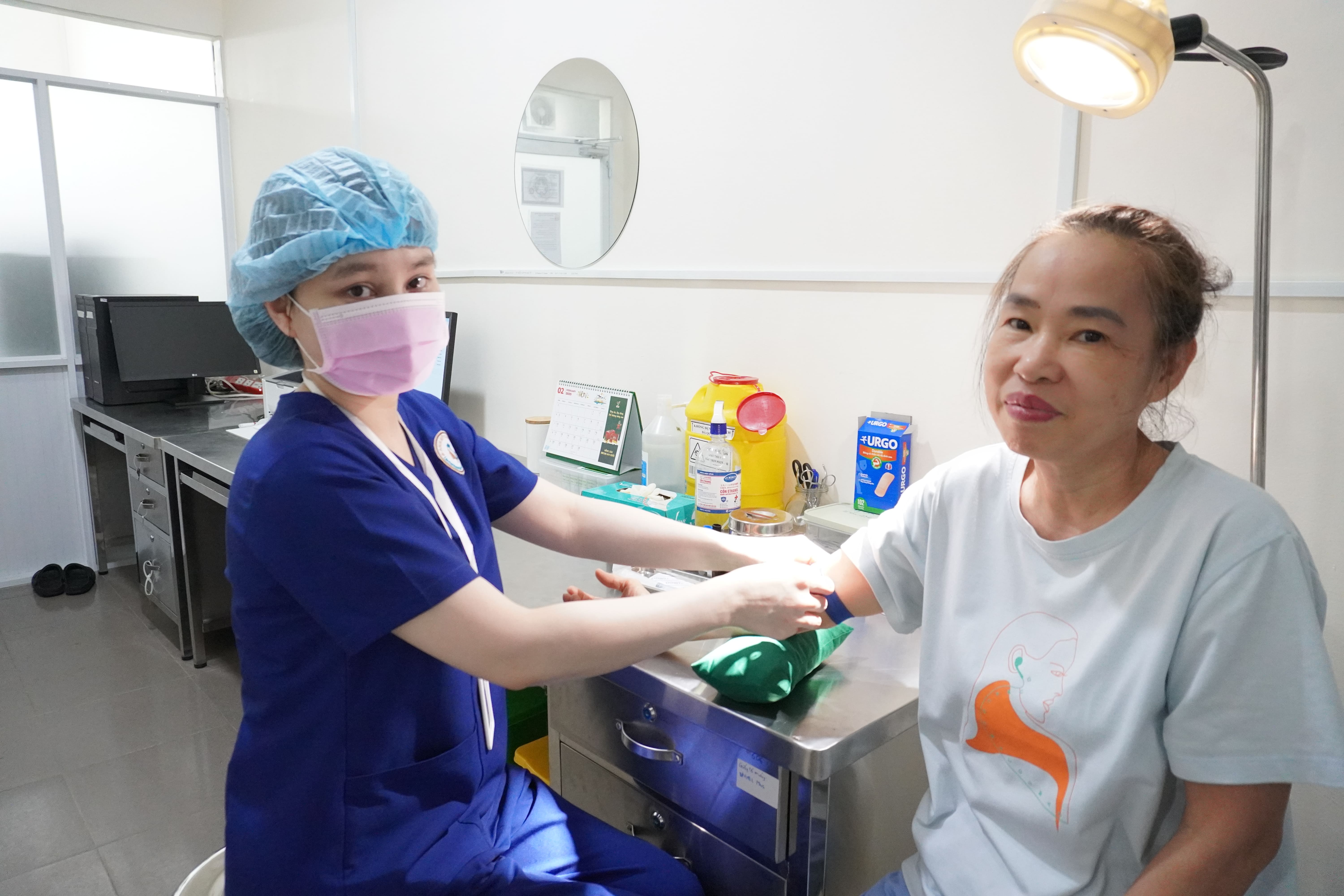 phong-lay-mau-xet-nghiem-anh-my-clinic.jpg Phòng lấy mẫu xét nghiệm