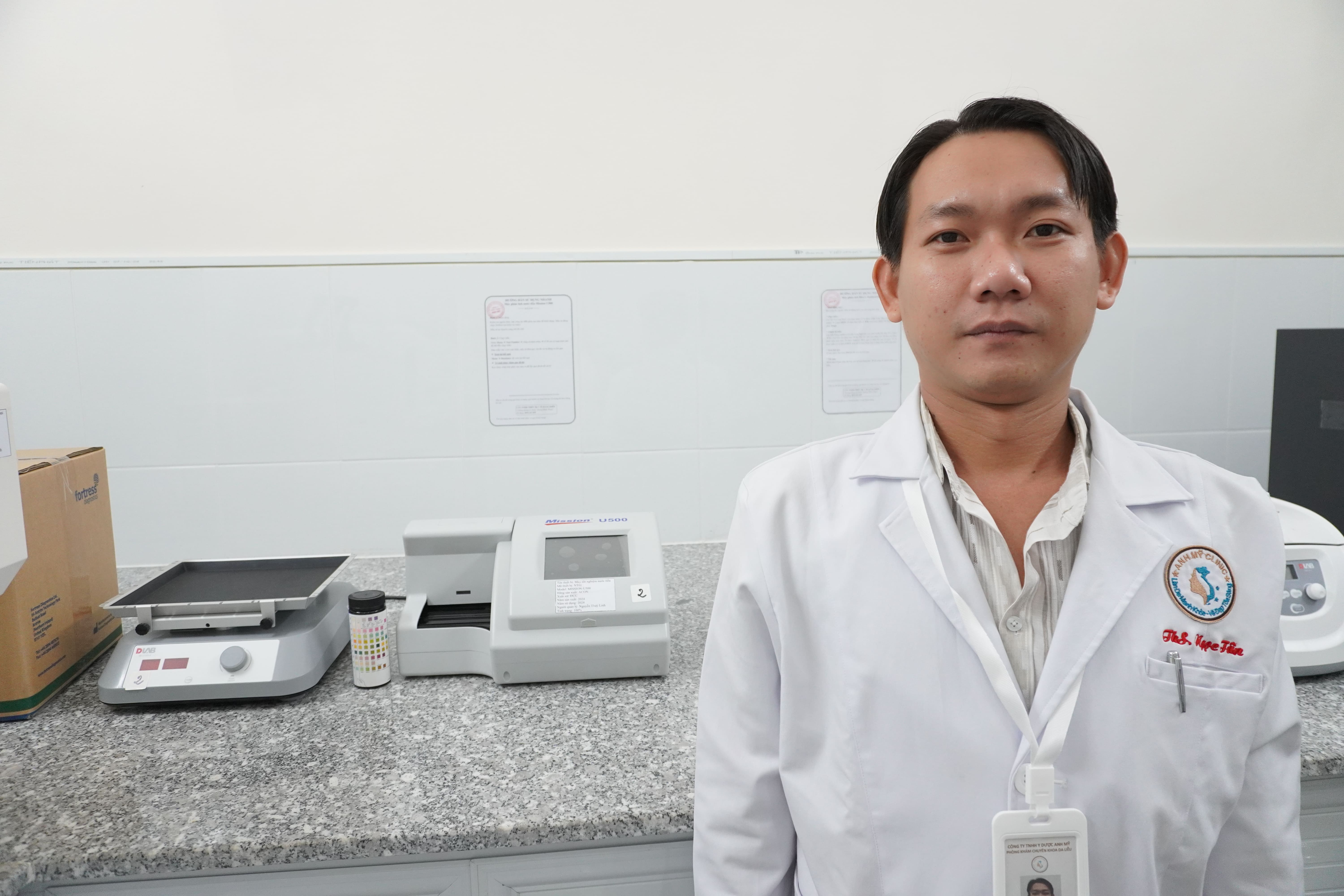 xet-nghiem-nuoc-tieu-anh-my-clini.jpg Máy xét nghiệm nước tiểu