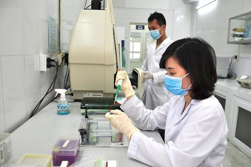 Tìm hiểu Học Cao đẳng Dược có dễ xin việc không?