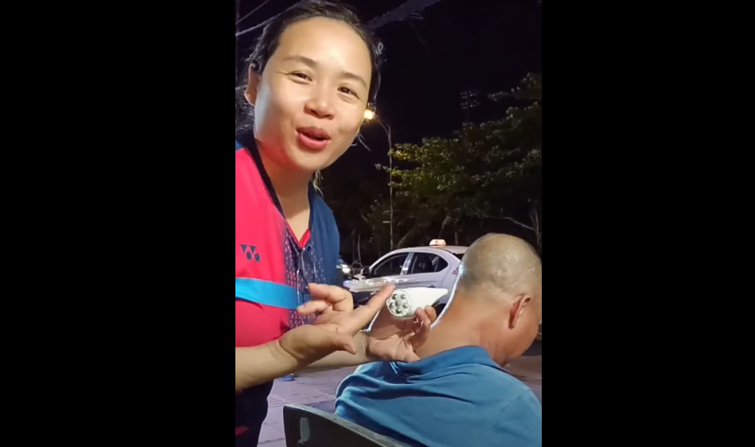 Massage cho anh tài xế đau cổ vai gáy