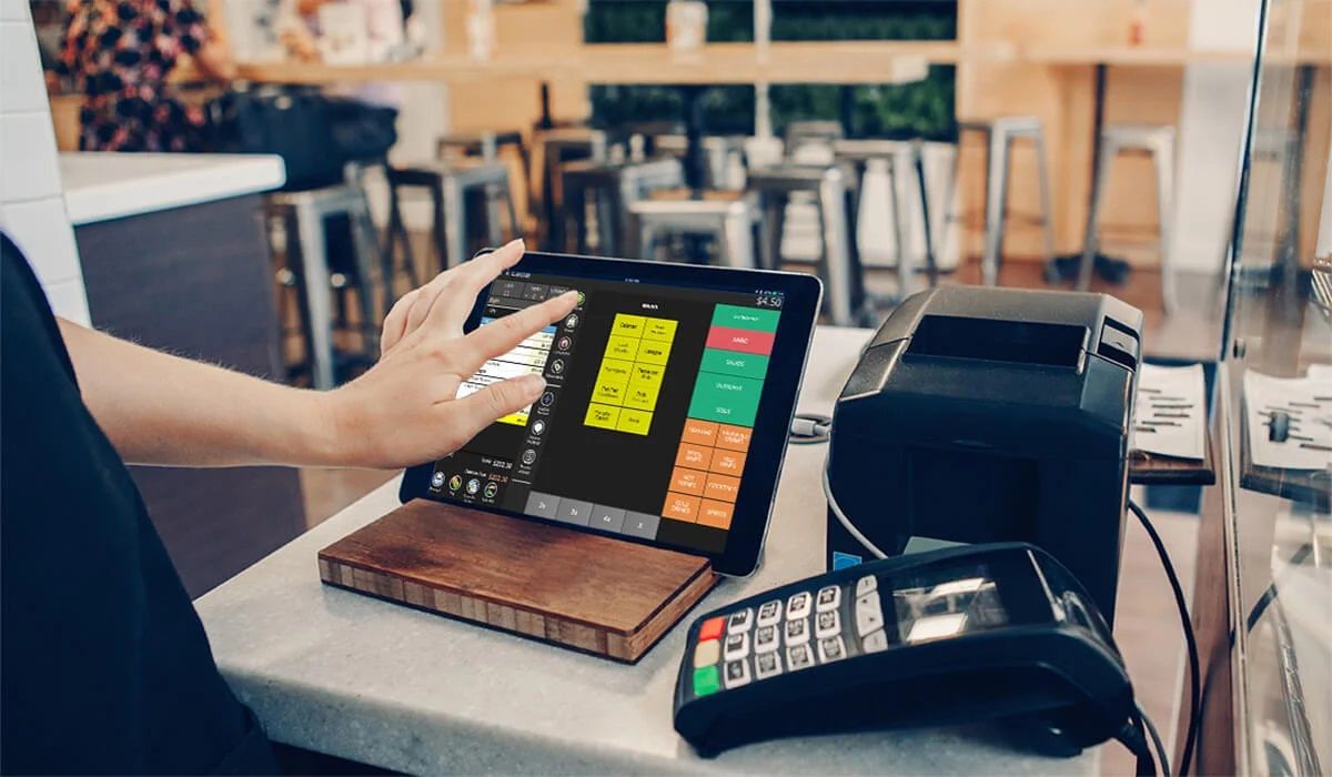 may-pos-2.jpg?v=1764573850182 Phần mềm POS cho nhà hàng là gì?