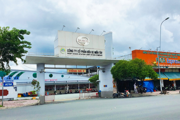 huong-dan-duong-di-den-phong-kham-da-khoa-tan-binh.png?v=1 Hình ảnh Bến xe Miền Tây, với biển chỉ dẫn các tuyến xe buýt