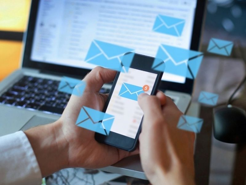 Tại sao phải gửi tin nhắn chăm s&oacute;c kh&aacute;ch h&agrave;ng cũ?