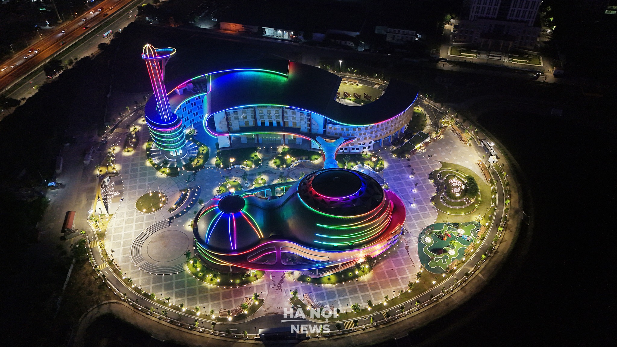 Buổi tối tại Cung Thiếu Nhi – Góc sống ảo cực chất Buổi tối tại Cung Thiếu Nhi – Góc sống ảo cực chất