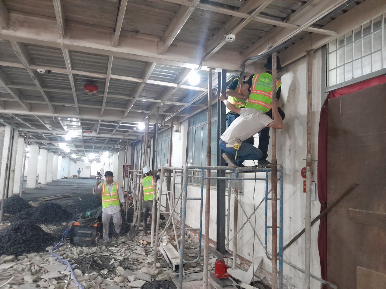Sửa nhà Quận 4, cải tạo nhà trọn gói, sửa nhà TPHCM, sửa nhà giá rẻ, sửa nhà trọn gói TPHCM. Liên hệ công ty Kiến Trúc Xây Dựng Wincons 0348.111.468!